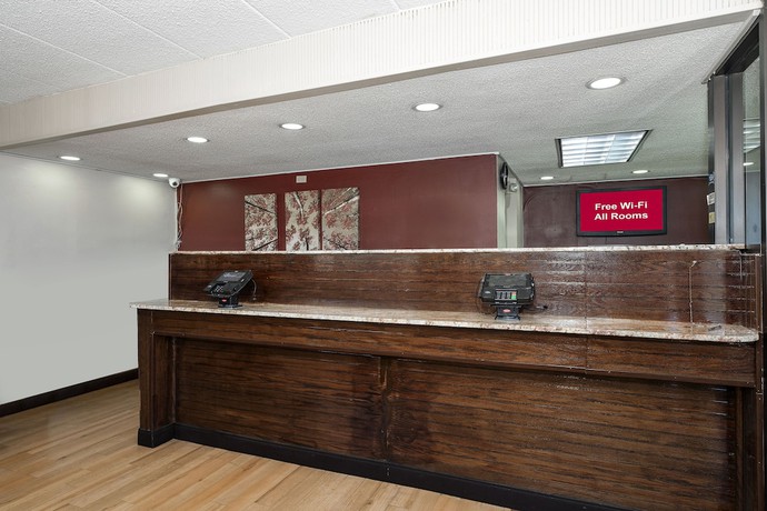 Imagen de los interiores del Hotel Travelodge By Wyndham Peoria. Foto 19