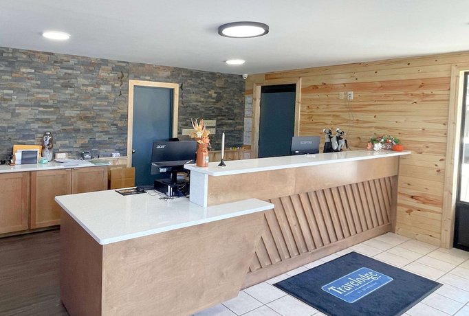Imagen de los interiores del Hotel Travelodge By Wyndham Pigeon Forge Dollywood Lane. Foto 14