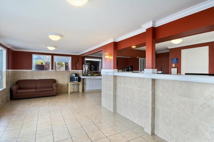 Imagen de los interiores del Hotel Travelodge By Wyndham Port Of Tacoma Wa. Foto 11