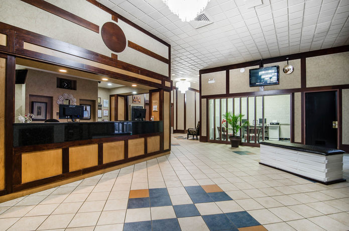 Imagen de los interiores del Hotel Travelodge By Wyndham Prince Albert. Foto 13