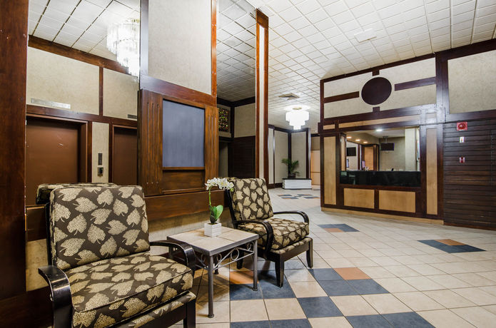 Imagen de los interiores del Hotel Travelodge By Wyndham Prince Albert. Foto 14