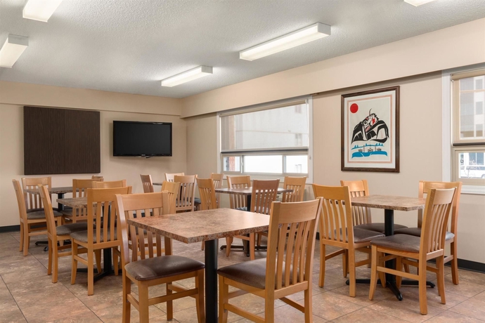 Imagen del bar/restaurante del Hotel Travelodge By Wyndham Prince George. Foto 2