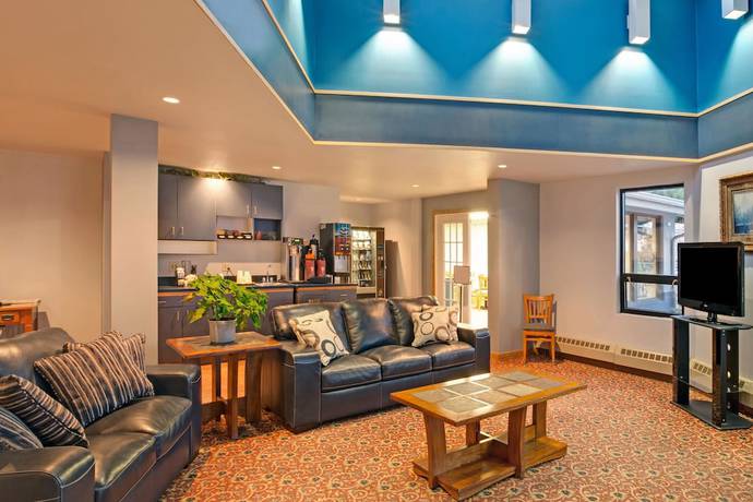 Imagen de los interiores del Hotel Travelodge By Wyndham Rapid City. Foto 11
