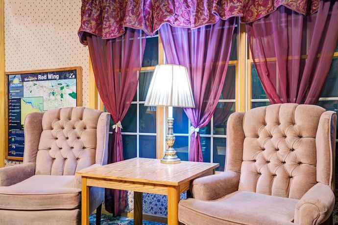 Imagen de los interiores del Hotel Travelodge By Wyndham Red Wing. Foto 11