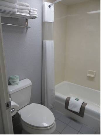 Imagen de la habitación del Hotel Travelodge By Wyndham Redding Ca. Foto 7