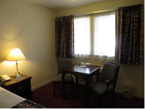 Imagen de la habitación del Hotel Travelodge By Wyndham Redding Ca. Foto 11