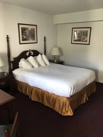 Imagen de la habitación del Hotel Travelodge By Wyndham Redding Ca. Foto 14