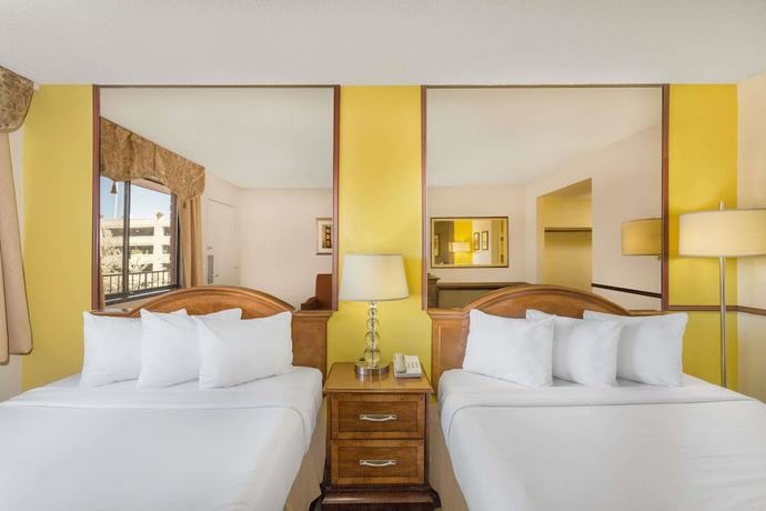 Imagen de la habitación del Hotel Travelodge By Wyndham Reno Downtown. Foto 12