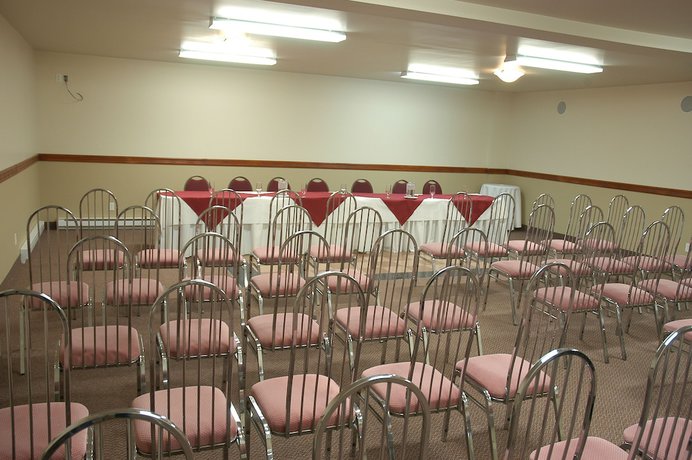 Imagen de los interiores del Hotel Travelodge By Wyndham Roberval. Foto 16