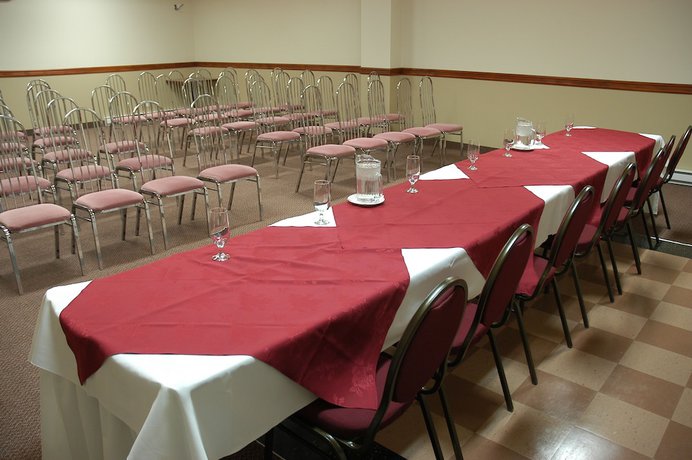 Imagen de los interiores del Hotel Travelodge By Wyndham Roberval. Foto 17