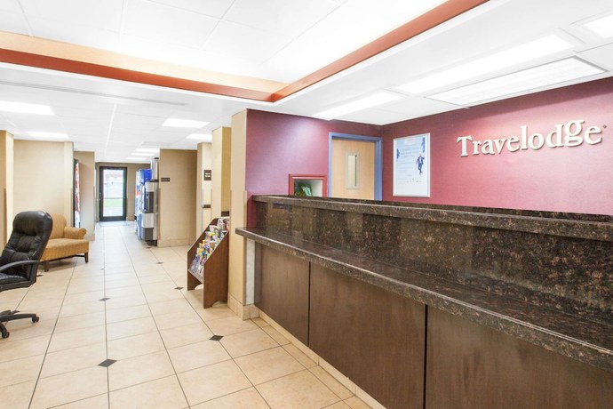 Imagen de los interiores del Hotel Travelodge By Wyndham Romulus Detroit Airport. Foto 19