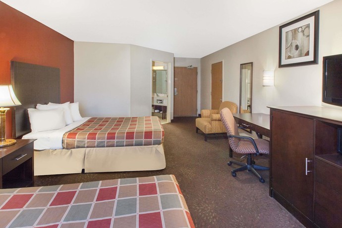 Imagen de la habitación del Hotel Travelodge By Wyndham Romulus Detroit Airport. Foto 12