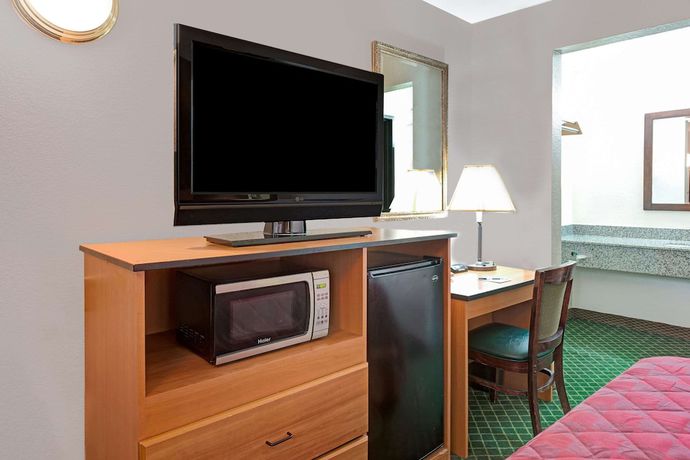 Imagen de la habitación del Hotel Travelodge By Wyndham Sacramento / Rancho Cordova. Foto 7