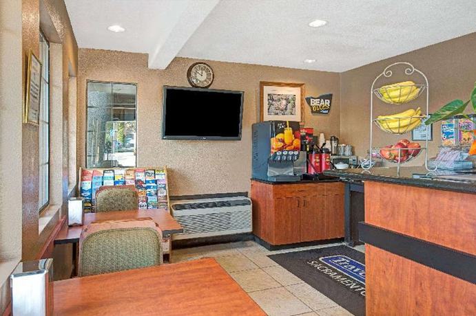 Imagen de los interiores del Hotel Travelodge By Wyndham Sacramento / Rancho Cordova. Foto 14