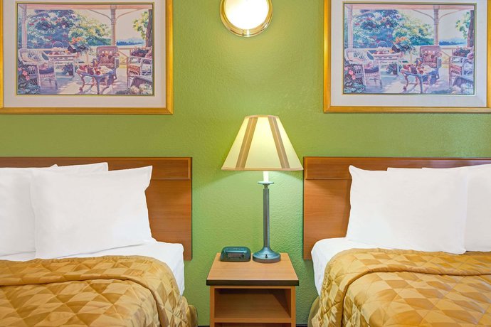 Imagen de la habitación del Hotel Travelodge By Wyndham Sacramento / Rancho Cordova. Foto 12