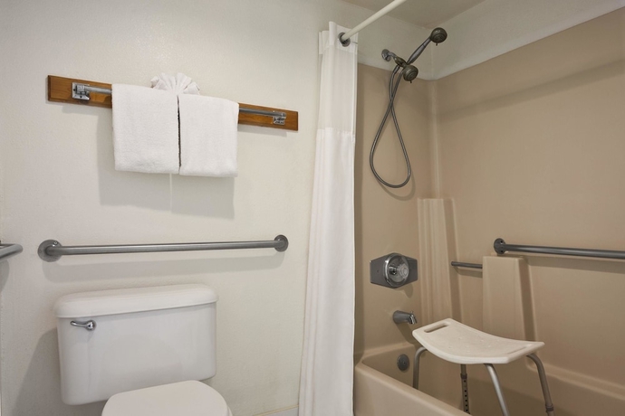Imagen de la habitación del Hotel Travelodge By Wyndham San Diego Downtown Convention Center. Foto 16