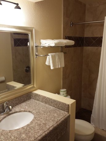 Imagen de la habitación del Hotel Travelodge By Wyndham San Diego Seaworld. Foto 5