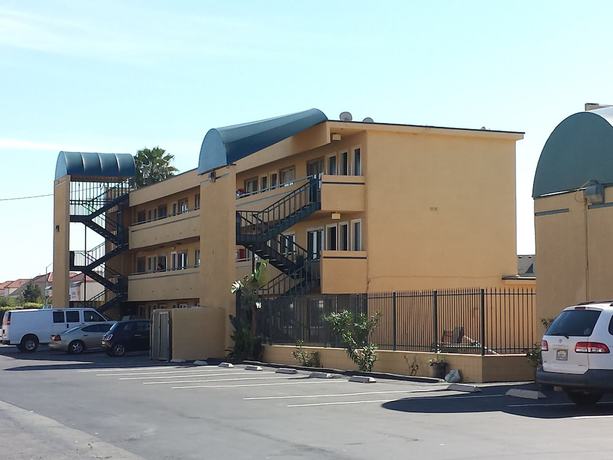 Imagen de los exteriores del Hotel Travelodge By Wyndham San Diego Seaworld. Foto 16