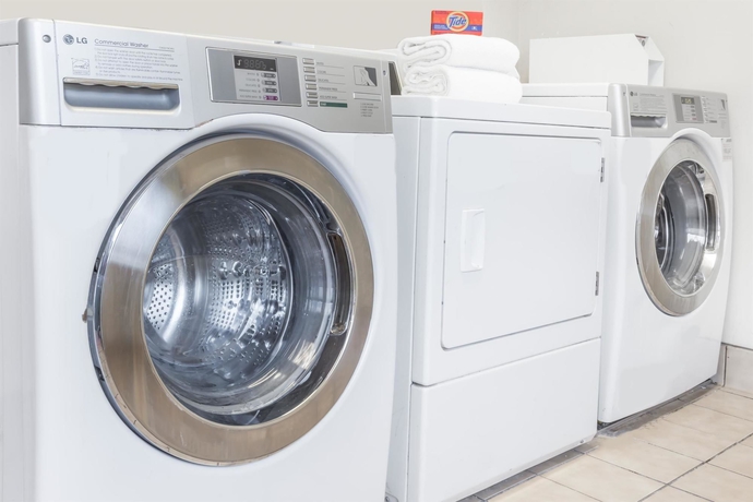 Imagen de los interiores del Hotel Travelodge By Wyndham San Francisco Airport North. Foto 12