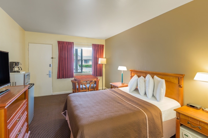 Imagen de la habitación del Hotel Travelodge By Wyndham Santa Rosa Wine Country. Foto 3