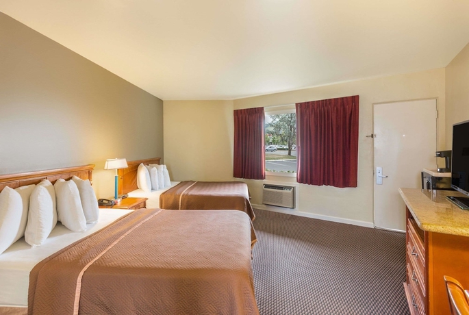 Imagen de la habitación del Hotel Travelodge By Wyndham Santa Rosa Wine Country. Foto 11