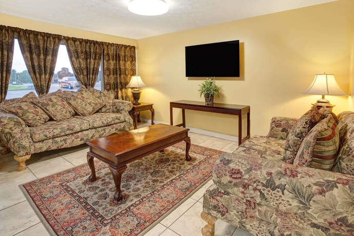 Imagen de los interiores del Hotel Travelodge By Wyndham Sellersburg/ Louisville North. Foto 13