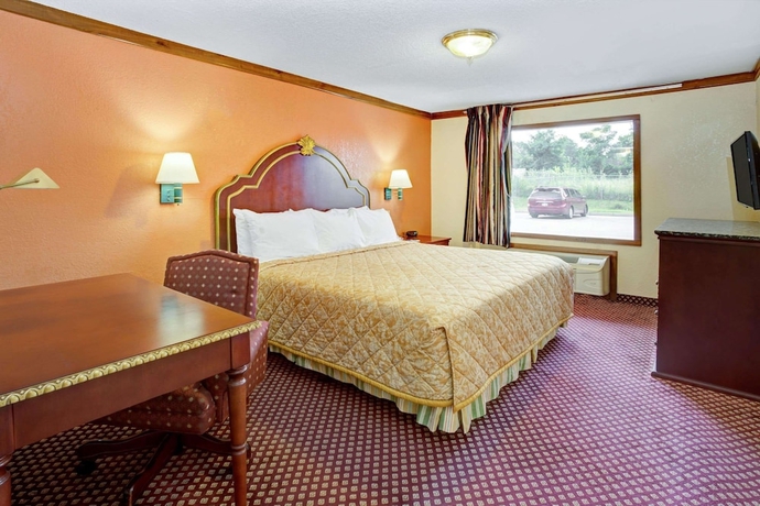 Imagen de la habitación del Hotel Travelodge By Wyndham Sellersburg/ Louisville North. Foto 12