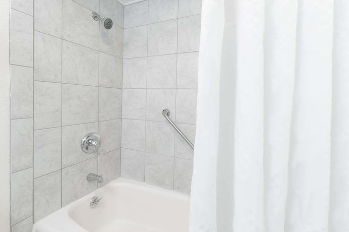 Imagen de la habitación del Hotel Travelodge By Wyndham Shreveport La. Foto 8