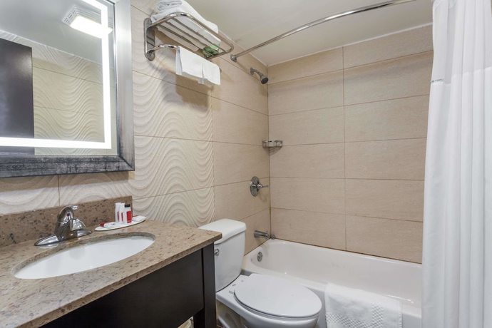 Imagen de la habitación del Hotel Travelodge By Wyndham South Hackensack. Foto 8
