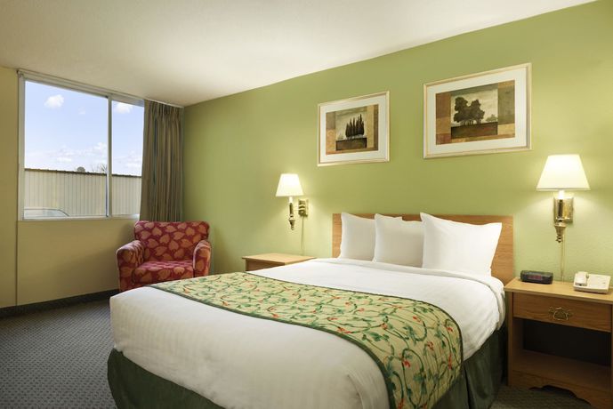Imagen de la habitación del Hotel Travelodge By Wyndham Sturgis. Foto 4