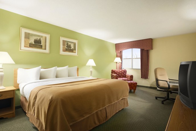 Imagen de la habitación del Hotel Travelodge By Wyndham Sturgis. Foto 5