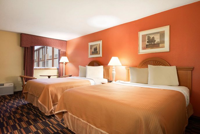 Imagen de la habitación del Hotel Travelodge By Wyndham Sturgis. Foto 7