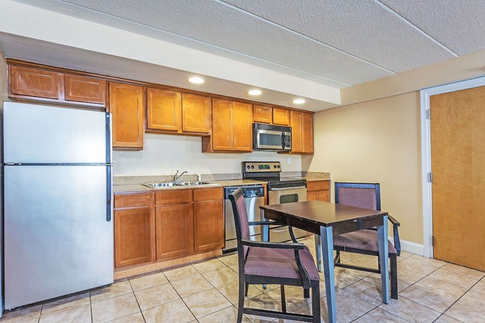 Imagen de la habitación del Hotel Travelodge By Wyndham Suites Virginia Beach Oceanfront. Foto 2