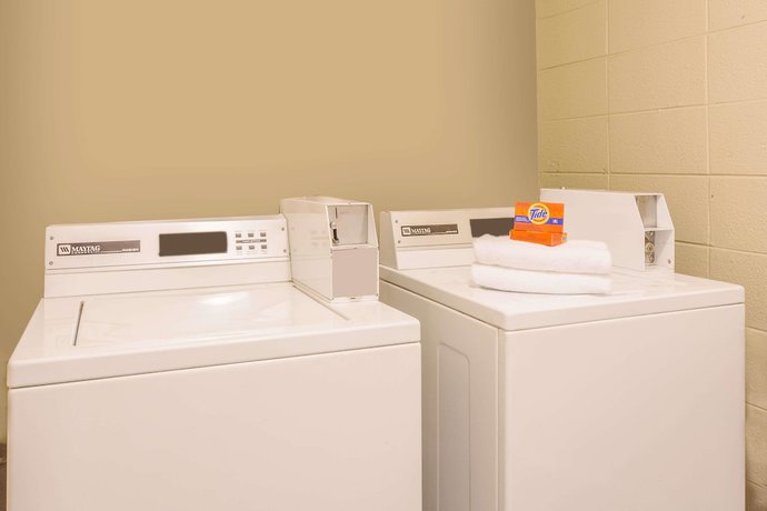 Imagen de los interiores del Hotel Travelodge By Wyndham Suites Virginia Beach Oceanfront. Foto 10