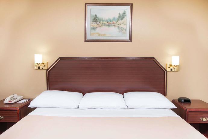 Imagen de la habitación del Hotel Travelodge By Wyndham Terre Haute. Foto 3