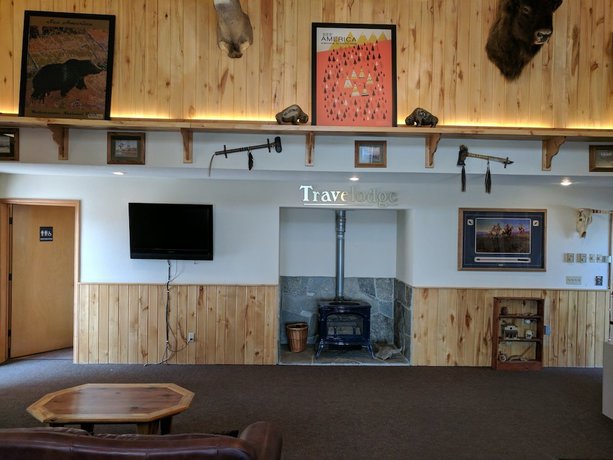 Imagen de los interiores del Hotel Travelodge By Wyndham Three Forks. Foto 8