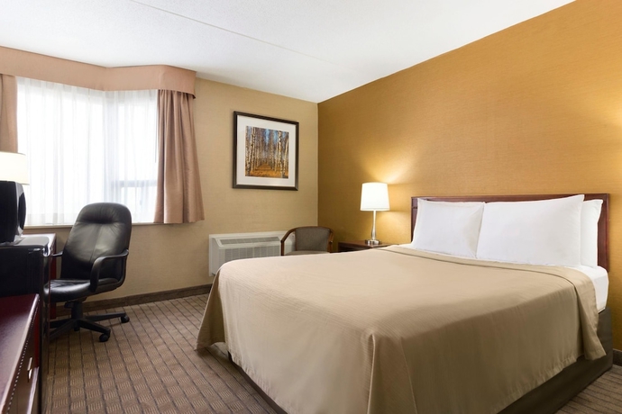 Imagen de la habitación del Hotel Travelodge By Wyndham Toronto East. Foto 2