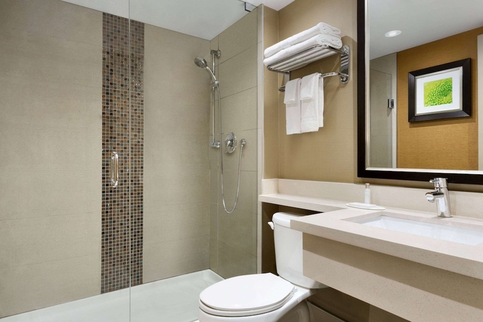 Imagen de la habitación del Hotel Travelodge By Wyndham Toronto East. Foto 7