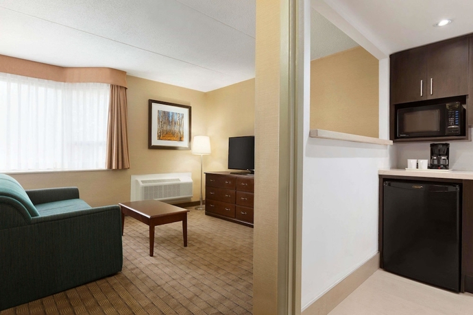 Imagen de la habitación del Hotel Travelodge By Wyndham Toronto East. Foto 11