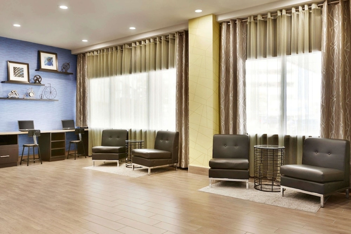Imagen de los interiores del Hotel Travelodge By Wyndham Toronto East. Foto 14