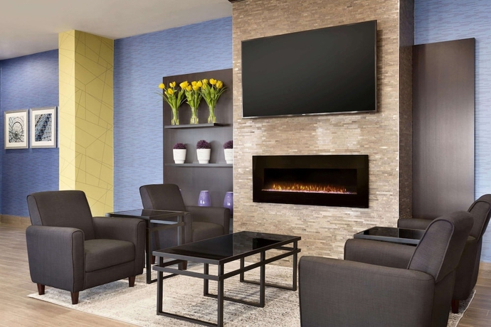 Imagen de los interiores del Hotel Travelodge By Wyndham Toronto East. Foto 16