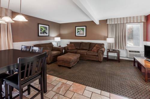 Imagen de la habitación del Hotel Travelodge By Wyndham Traverse City Mi. Foto 6
