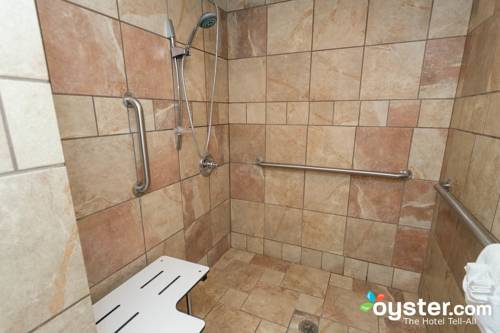 Imagen de la habitación del Hotel Travelodge By Wyndham Traverse City Mi. Foto 8