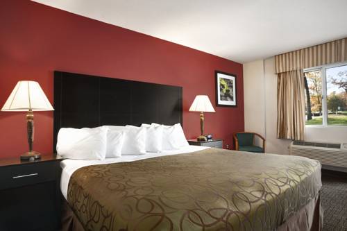 Imagen de la habitación del Hotel Travelodge By Wyndham Traverse City Mi. Foto 12
