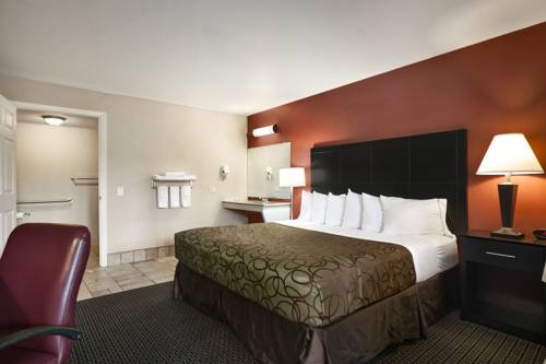 Imagen de la habitación del Hotel Travelodge By Wyndham Traverse City Mi. Foto 13