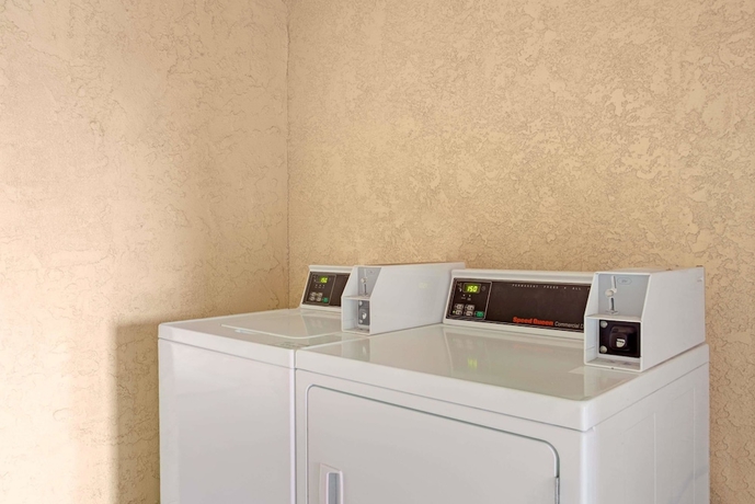 Imagen de los interiores del Hotel Travelodge By Wyndham Tucson Az. Foto 16