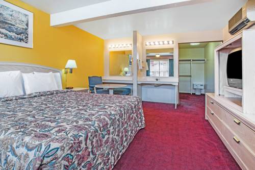 Imagen de la habitación del Hotel Travelodge By Wyndham Turlock. Foto 3