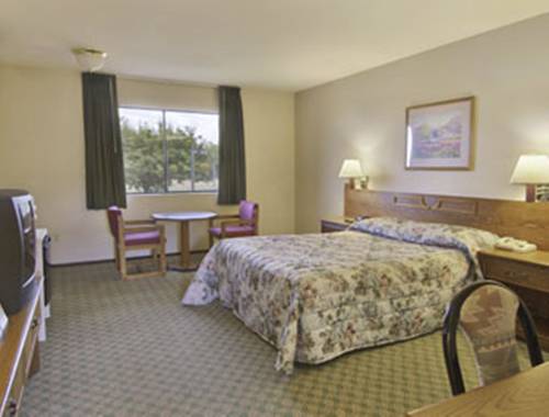 Imagen de la habitación del Hotel Travelodge By Wyndham Turlock. Foto 6