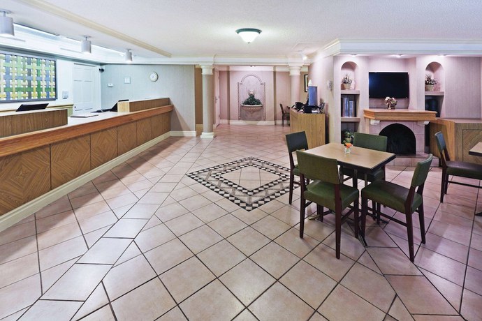 Imagen de los interiores del Hotel Travelodge By Wyndham Tuscaloosa. Foto 8