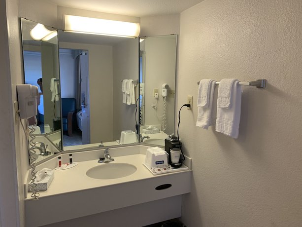 Imagen de la habitación del Hotel Travelodge By Wyndham Tuscaloosa. Foto 6